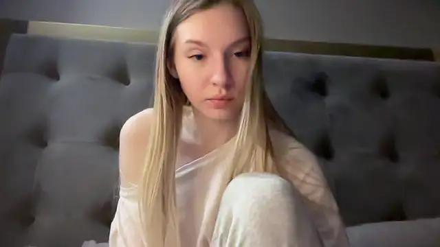 blondinkaa online show from 12, 4, 2026