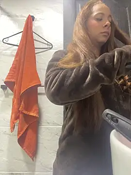 katia Gray2 online show from 8, 4, 2026