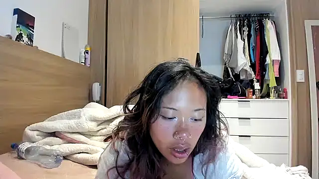 heavenngirlyy444 online show from 11, 1, 2026