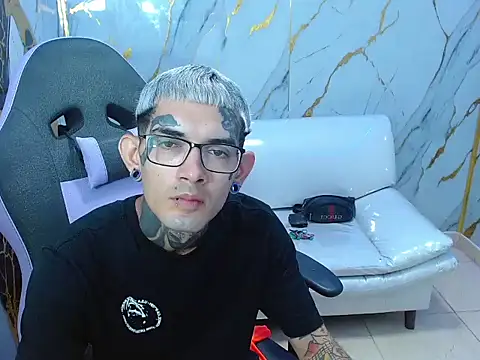 Boy tatto77 online show from 13, 2, 2026