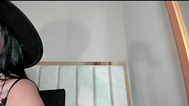 Snapshot of GahiaBelucci chatting on 9, 4, 2026 GahiaBelucci online show from 9, 4, 2026