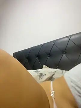 Nini  online show from 8, 4, 2026