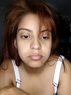 mia hottie2210 online show from 19, 12, 2025