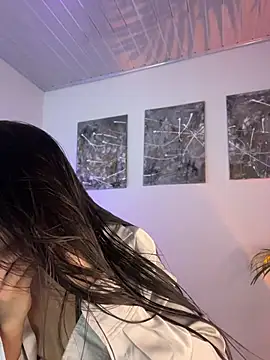 Nicollewest1 online show from 25, 5, 2026