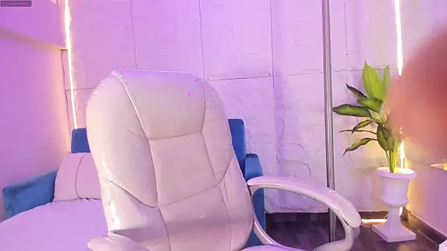 Mia Ness online show from 8, 1, 2026