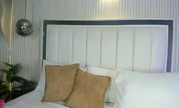 FiorelaSton online show from 11, 4, 2026