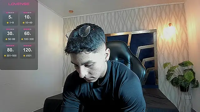 Noah Clarkk online show from 17, 4, 2026