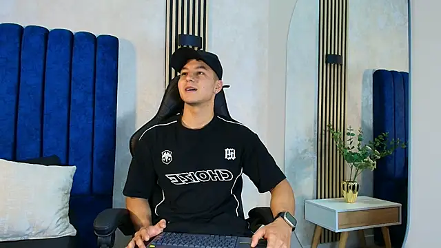 Noah Clarkk online show from 17, 5, 2026