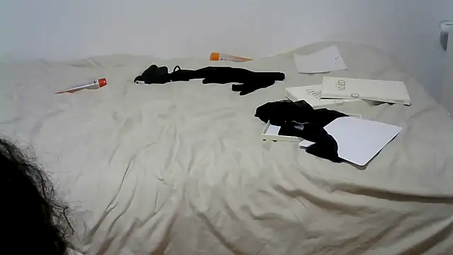 Snapshot of Gwenette66 chatting on 18, 12, 2025 Gwenette66 online show from 18, 12, 2025