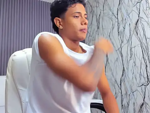 Snapshot of andrew_myersx chatting on 7, 1, 2026 andrew myersx online show from 7, 1, 2026