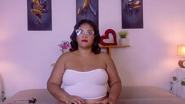 Snapshot of nairagold_ chatting on 7, 5, 2026 nairagold online show from 7, 5, 2026