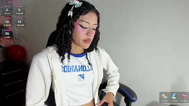 Snapshot of dolly_boob chatting on 9, 7, 2026 dolly boob online show from 9, 7, 2026