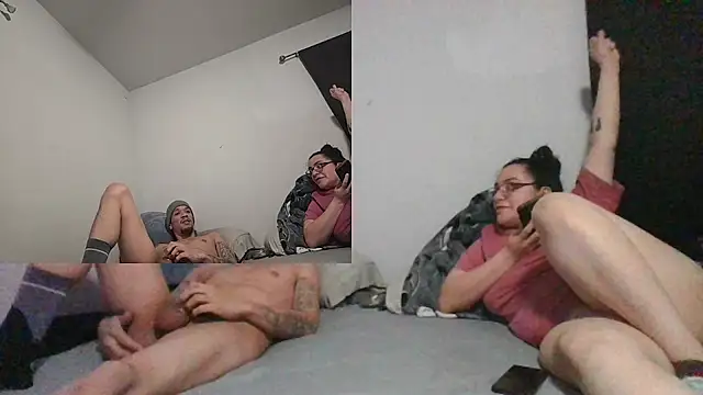 Snapshot of BlueCollarCouple chatting on 5, 2, 2026 BlueCollarCouple online show from 5, 2, 2026