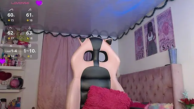 Snapshot of violett_brown9 chatting on 22, 7, 2026 violett brown9 online show from 22, 7, 2026
