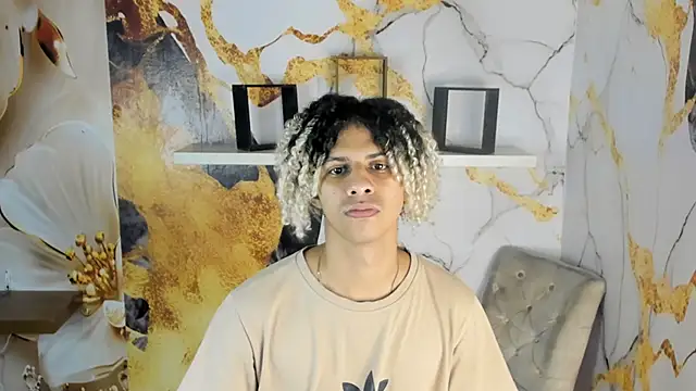 Victor LatinBoy online show from 8, 2, 2026