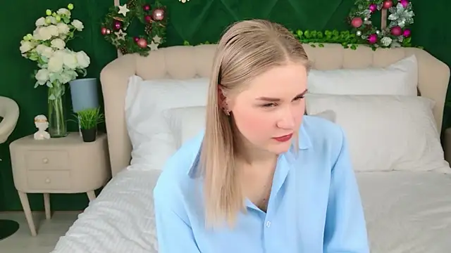 Snapshot of Molly_Voss chatting on 14, 1, 2026 Molly Voss online show from 14, 1, 2026