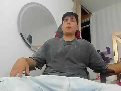 Snapshot of ThomasThund chatting on 14, 1, 2026 ThomasThund online show from 14, 1, 2026