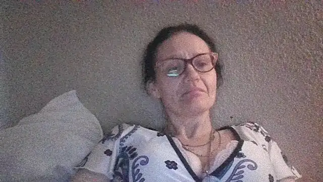 CrownedCuppa online show from 8, 4, 2026