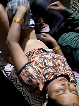 Radhacpl9528 online show from 13, 4, 2026