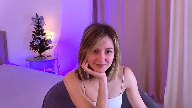 Snapshot of EmeraldGlow chatting on 7, 1, 2026 EmeraldGlow online show from 7, 1, 2026