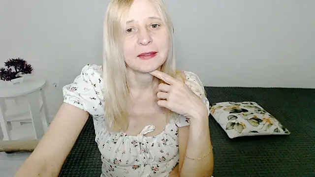 MiLenaMilf online show from 22, 2, 2025