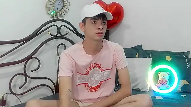 nico22love online show from 25, 2, 2026