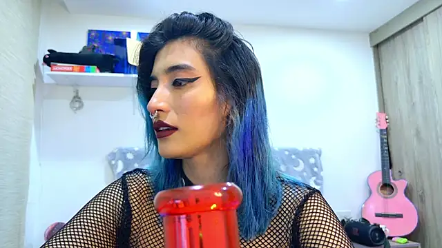Snapshot of LunaisBack chatting on 30, 4, 2026 LunaisBack online show from 30, 4, 2026