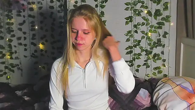 Cute Madam online show from 12, 1, 2026