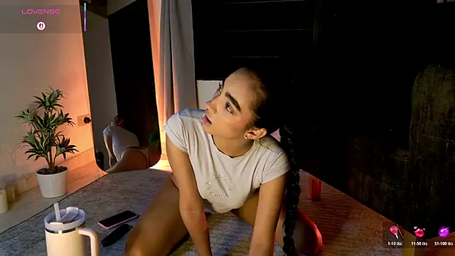 adelineevs online show from 29, 4, 2026