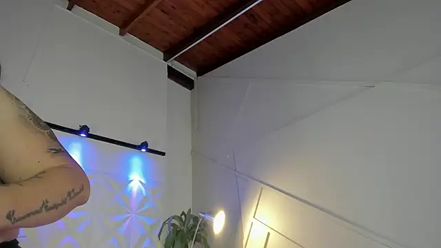 GabiSaenz  online show from 7, 3, 2026