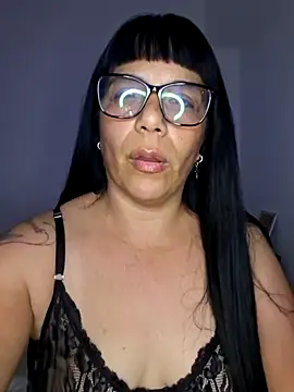 Snapshot of angielove1905 chatting on 9, 1, 2026 angielove1905 online show from 9, 1, 2026