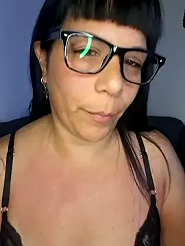 Snapshot of angielove1905 chatting on 12, 1, 2026 angielove1905 online show from 12, 1, 2026