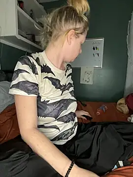 Autumn paige online show from 12, 2, 2026