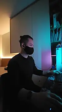 Snapshot of OnlyHand9x chatting on 3, 3, 2026 OnlyHand9x online show from 3, 3, 2026