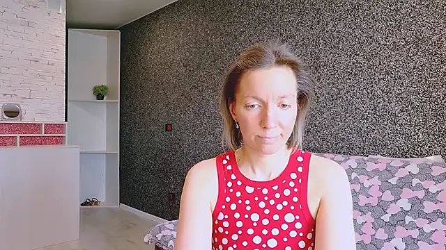 Amanda Luxe online show from 21, 3, 2026