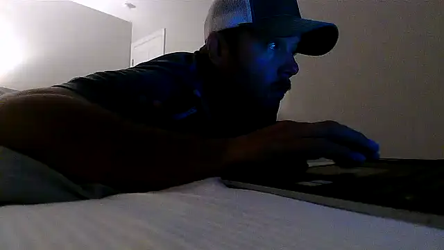 Snapshot of nuttincowboy chatting on 19, 5, 2026 nuttincowboy online show from 19, 5, 2026