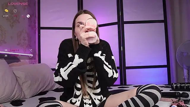 Alice Goth online show from 12, 3, 2026