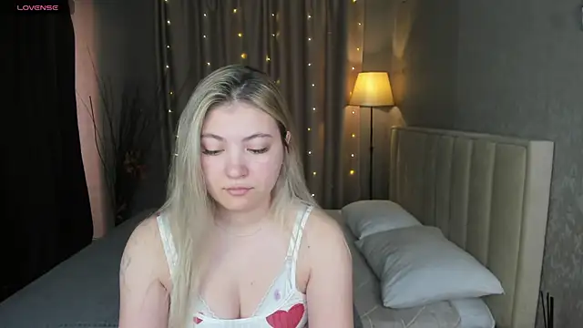 Snapshot of Angel__Grace chatting on 5, 6, 2026 Angel Grace online show from 5, 6, 2026
