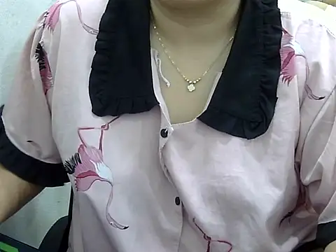 Snapshot of Sarah_no_land chatting on 22, 5, 2026 Sarah no land online show from 22, 5, 2026