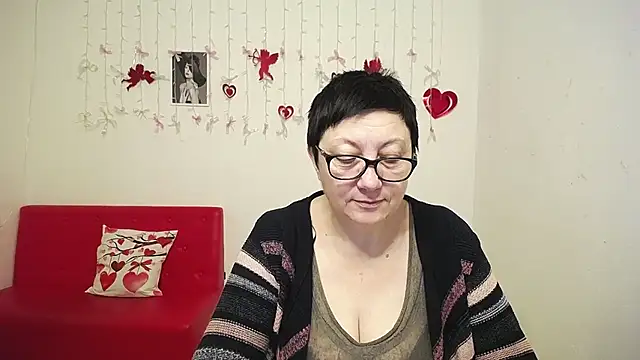 Snapshot of EmilyL0ve chatting on 14, 2, 2026 EmilyL0ve online show from 14, 2, 2026