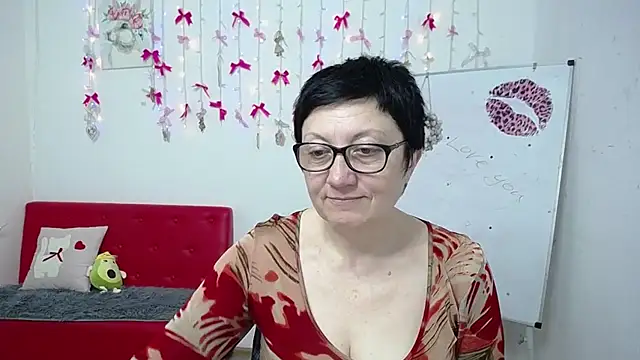 Snapshot of EmilyL0ve chatting on 15, 4, 2026 EmilyL0ve online show from 15, 4, 2026