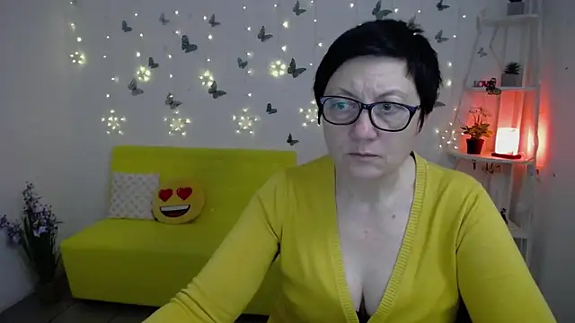 Snapshot of EmilyL0ve chatting on 16, 4, 2026 EmilyL0ve online show from 16, 4, 2026
