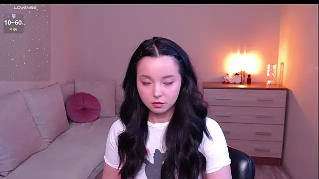 lia hetty online show from 13, 4, 2026