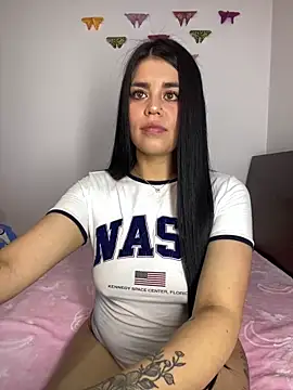 sophyy white online show from 11, 2, 2026