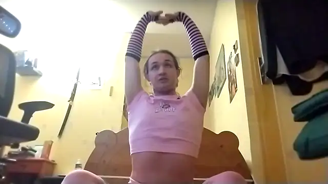 julialafemboy59 online show from 12, 1, 2026