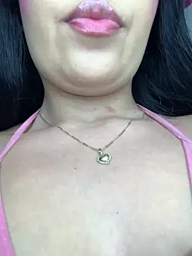 Snapshot of DulcePiink chatting on 10, 4, 2026 DulcePiink online show from 10, 4, 2026