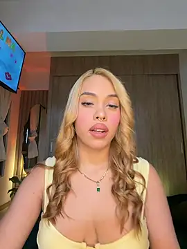 Snapshot of karymoron chatting on 23, 4, 2026 karymoron online show from 23, 4, 2026
