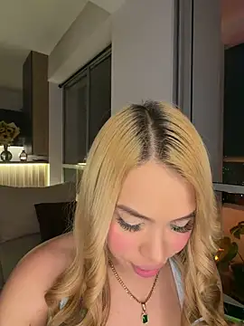 Snapshot of karymoron chatting on 24, 5, 2026 karymoron online show from 24, 5, 2026