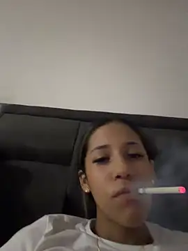 Snapshot of vicky_bass_ chatting on 16, 5, 2026 vicky bass online show from 16, 5, 2026