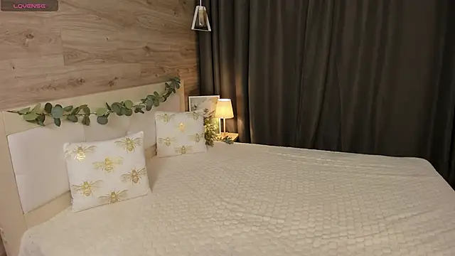 Snapshot of BlondeHott chatting on 2, 2, 2026 BlondeHott online show from 2, 2, 2026